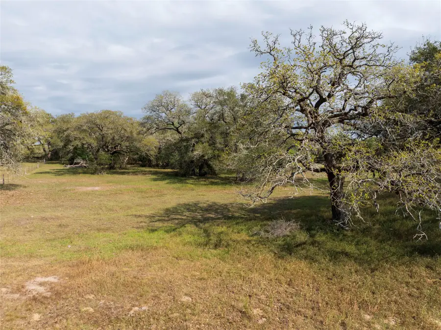 000 County Road 1h, Hallettsville, TX 77964 - #2