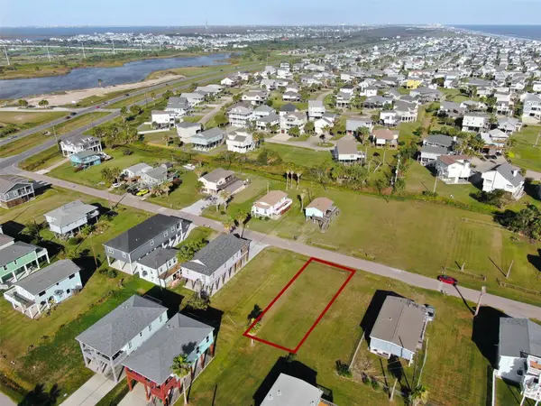 4024B Surf Drive, Galveston, TX 77554