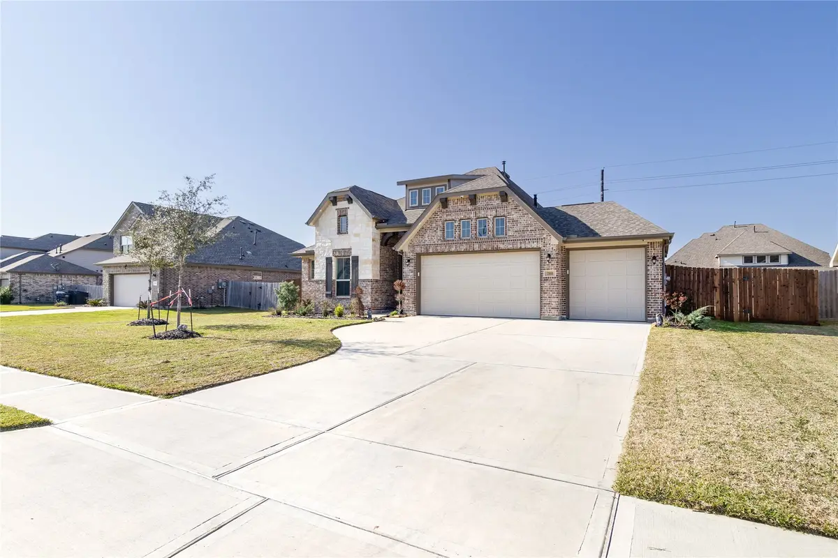 7111 Hillside Avenue, Monterey Belvieu, TX 77523 - Image #1