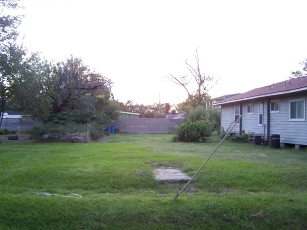 2403 Davis Street, Houston, TX 77026