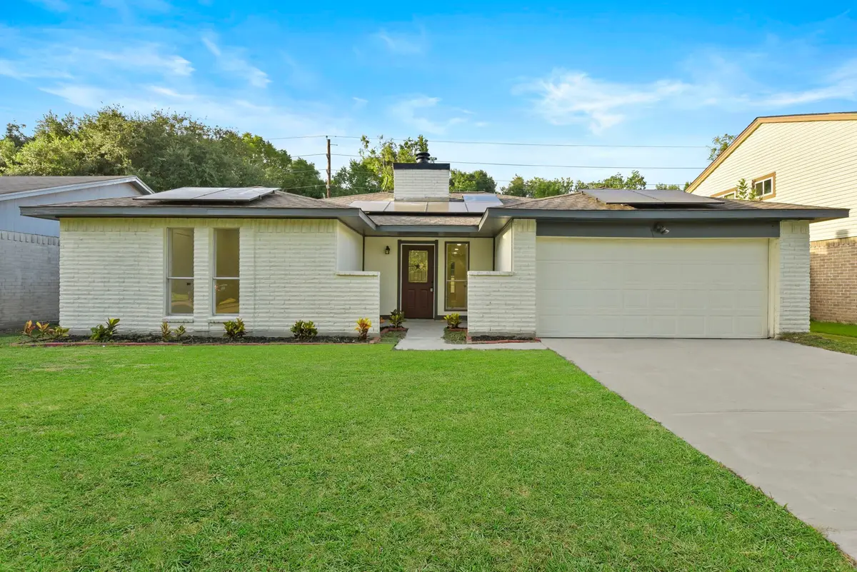 2322 Aprilmont Drive, Sugar Land, TX 77498 - Image #1