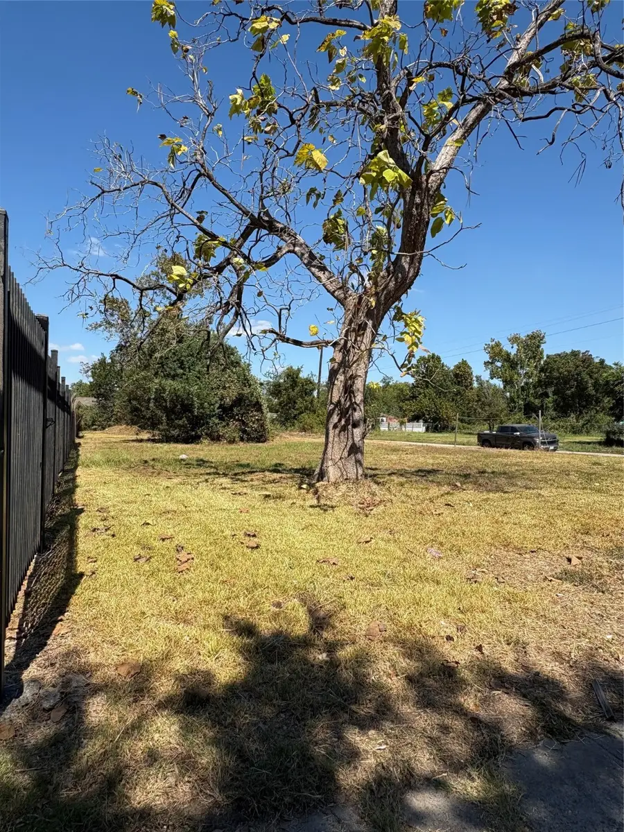 0001 Cavalcade Street, Houston, TX 77026 - Image #2