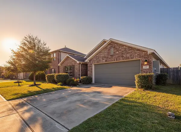 1237 Steed Bluff Drive, Alvin, TX 77511