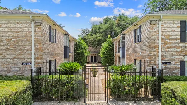 7900 Westheimer Road #216, Houston, TX 77063