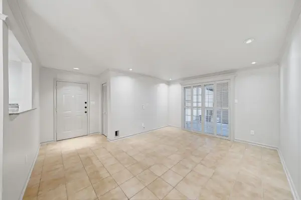 2744 Briarhurst Drive #51, Houston, TX 77057