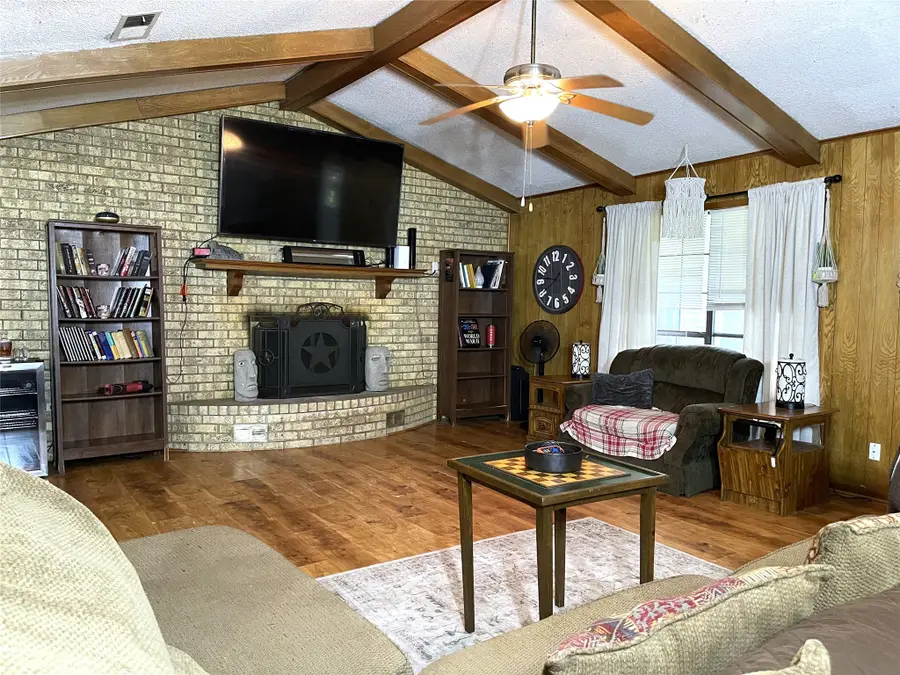 400 S 8th Avenue, Teague, TX 75860 - #2