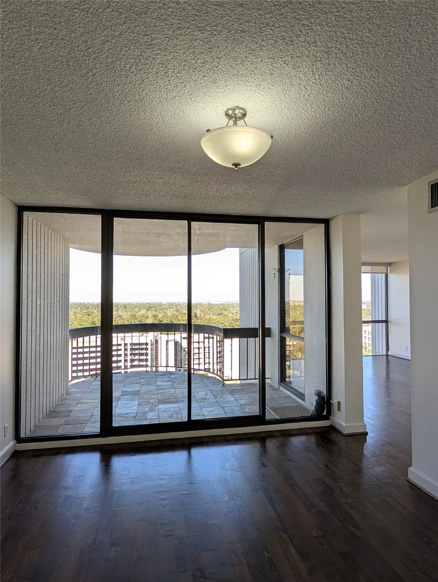 5001 Woodway Drive #1705, Houston, TX 77056 - Image #2