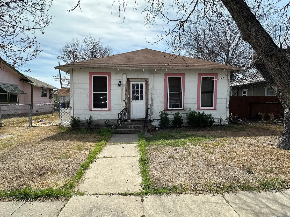 136 E High Avenue, San Antonio, TX 78210 - #1