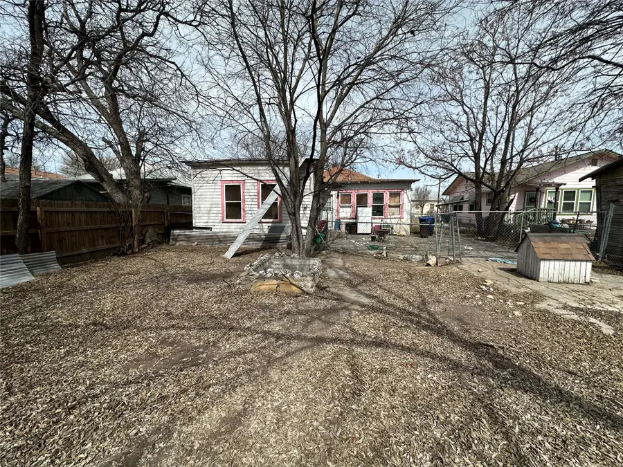 136 E High Avenue, San Antonio, TX 78210 - #2