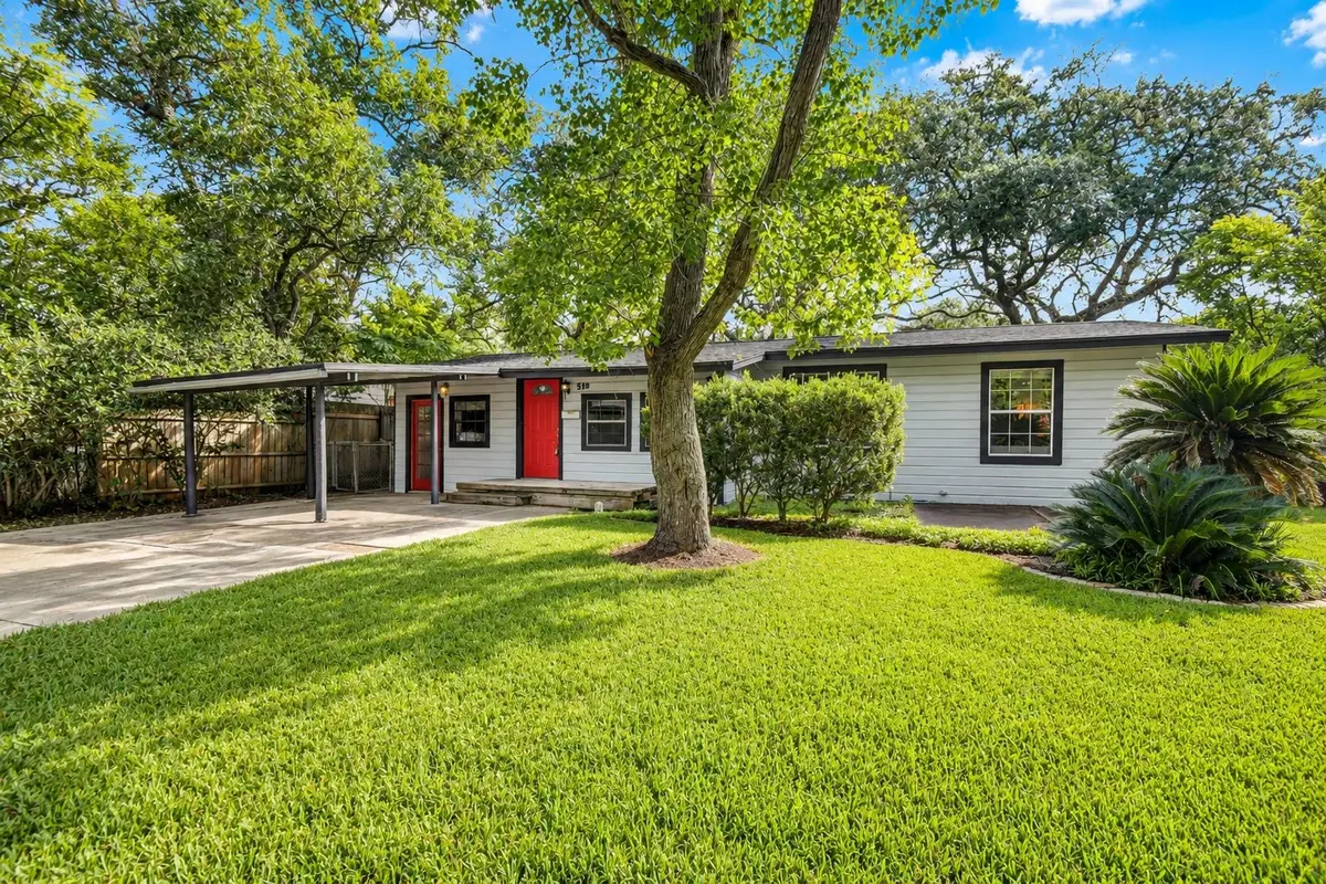 519 Magnolia Street, Lake Jackson, TX 77566 - #1
