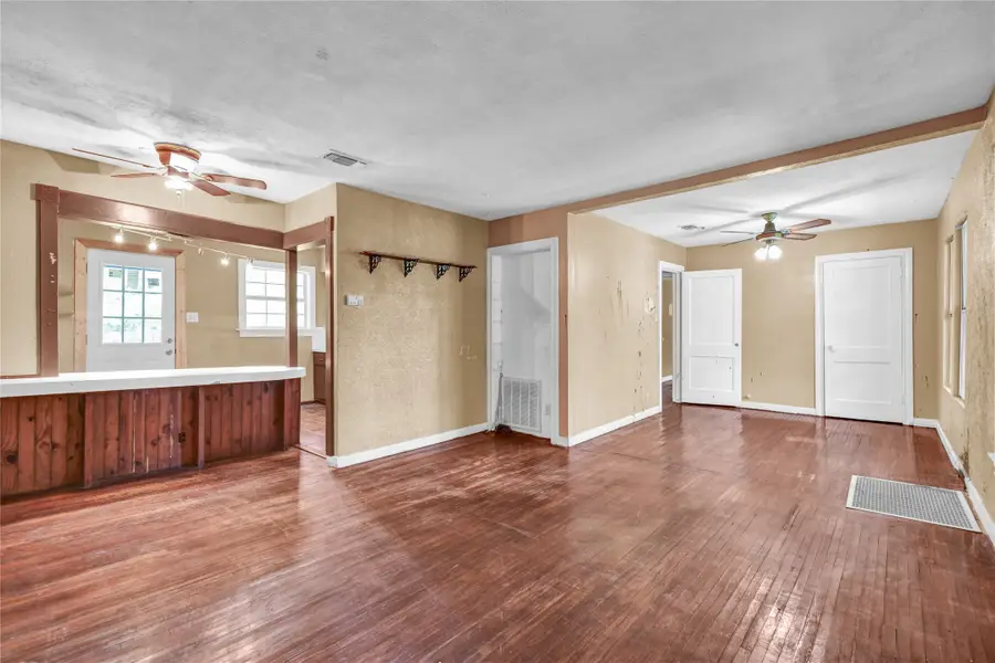 519 Magnolia Street, Lake Jackson, TX 77566 - #2