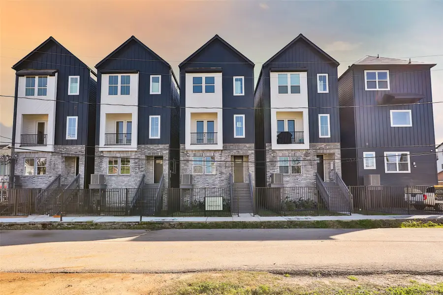 1018 W 15th 1/2 Street #B, Houston, TX 77008 - #3