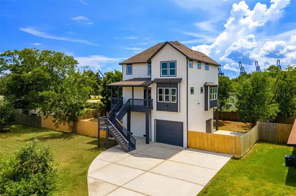 607 E Forest Avenue, Shoreacres, TX 77571