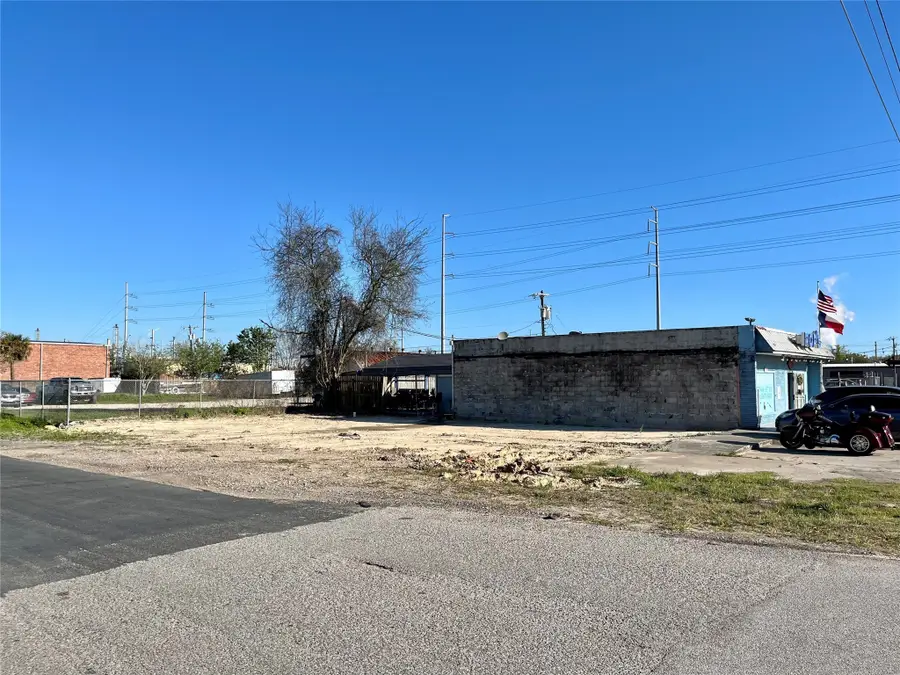 204 Highway 146 S, Texas City, TX 77590 - Image #2