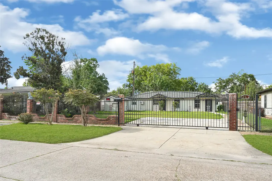 246 Lena Drive, Houston, TX 77022 - #2