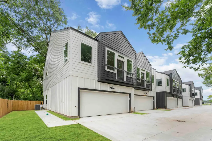 5105 Mallow Street #A/B, Houston, TX 77033 - Image #2