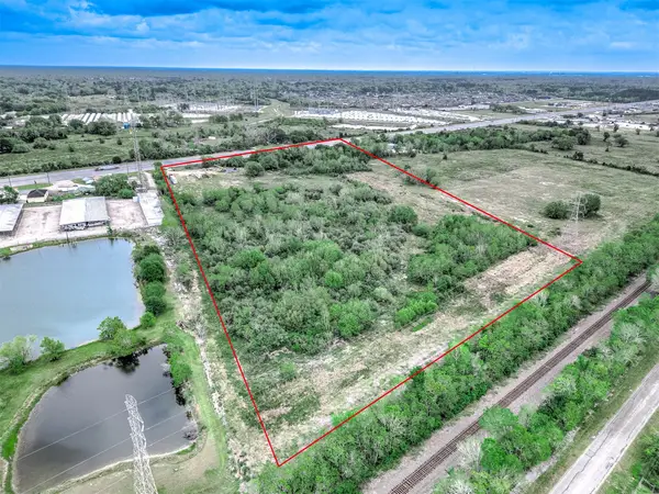 22652 Highway 6, Alvin, TX 77511