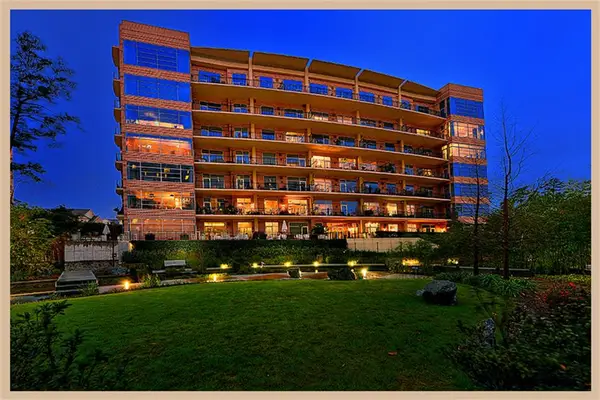 3 Waterway Court #3E, The Woodlands, TX 77380