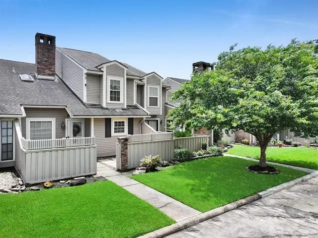 1084 Sunmeadow Dr, Beaumont, TX 77706 - #2