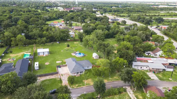 112 Wood Avenue, Baytown, TX 77520