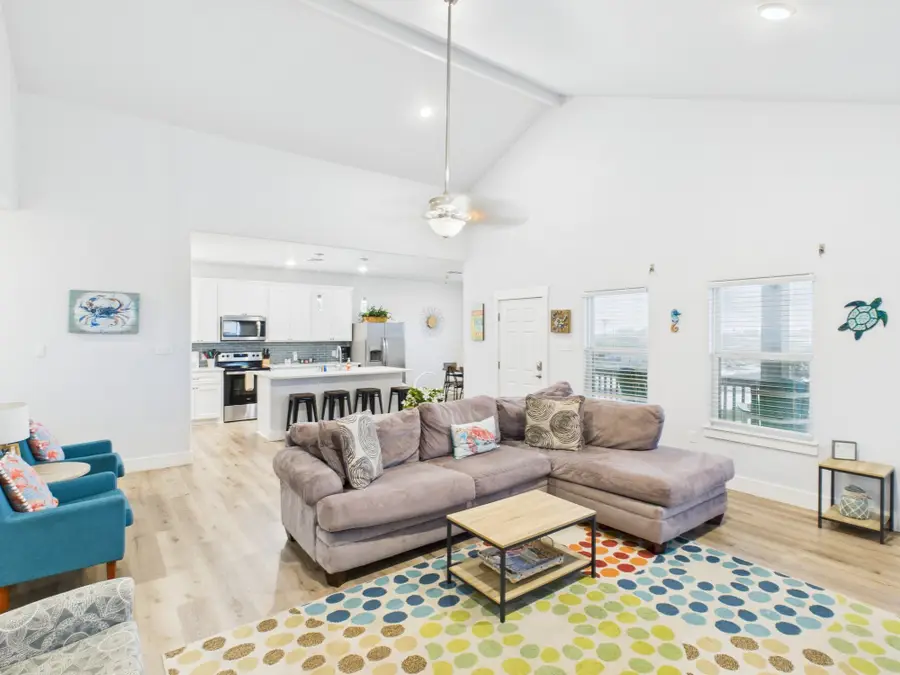 2403 S Bronte Street, Rockport, TX 78382 - Image #2