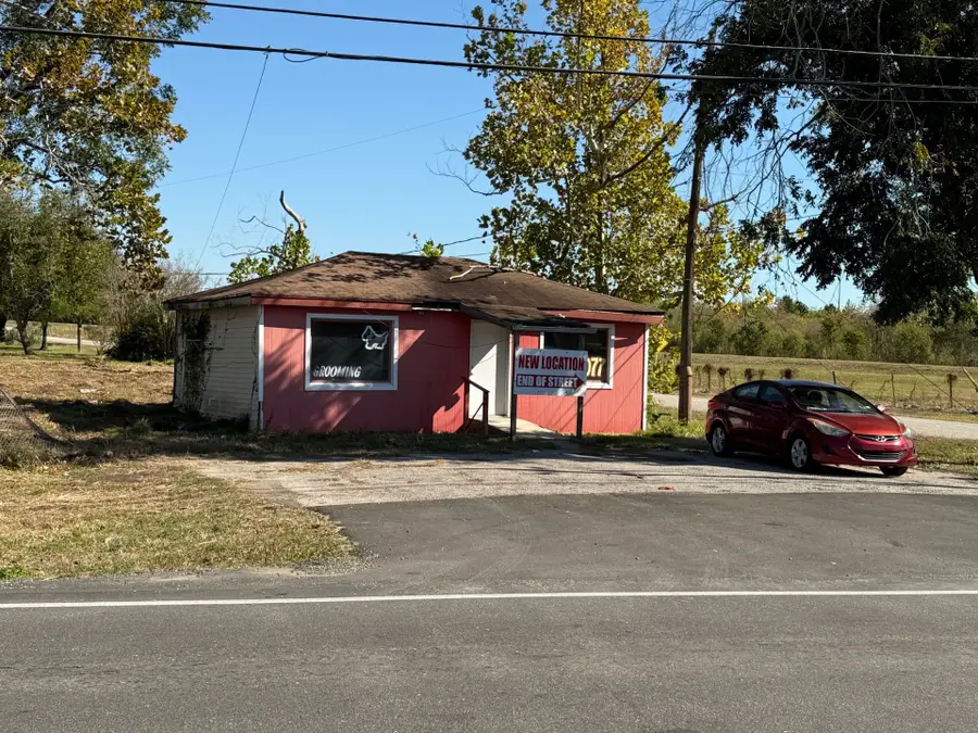1809 S Main Street, Highlands, TX 77562 - Image #2