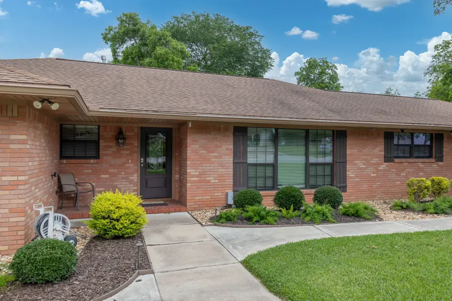 408 W Tom Green Street, Brenham, TX 77833 - #2