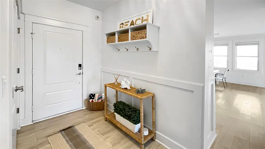 4231 Pointe West Dr Drive #103, Galveston, TX 77554 - Image #3