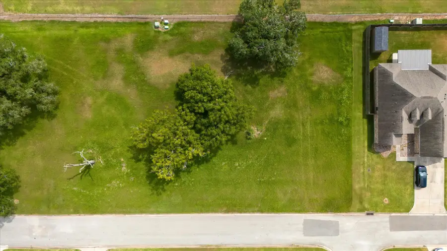 1 Turberry Dr, West Columbia, TX 77486 - Image #2