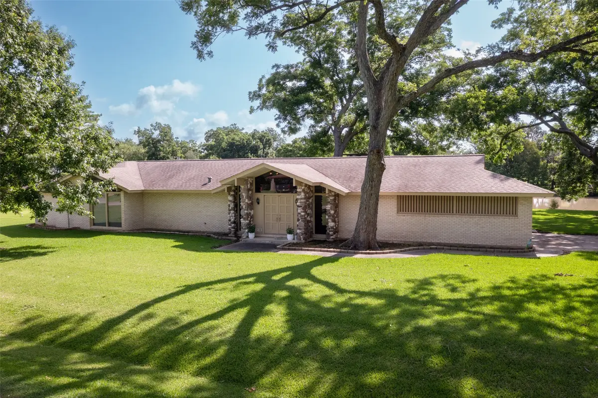 613 Bolling Green Drive, Wharton, TX 77488 - Image #1