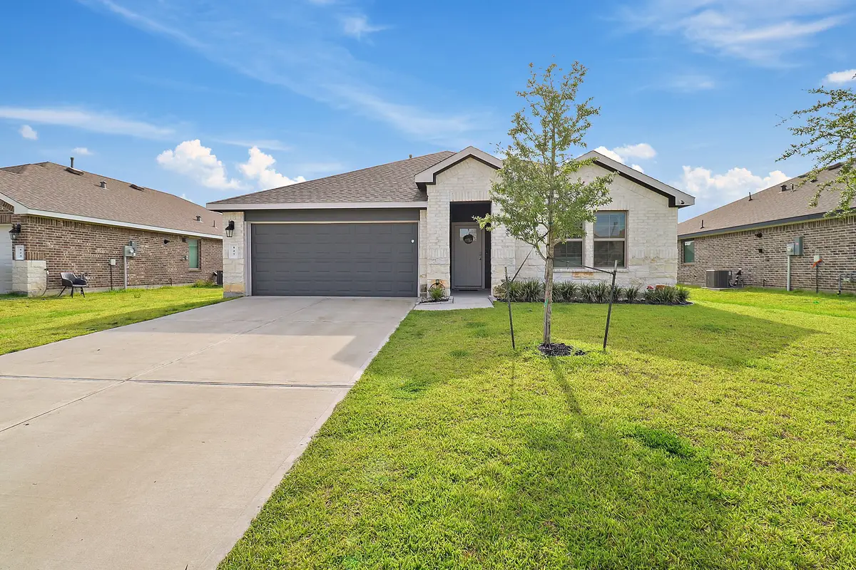 127 Walnut Hill Court, Anahuac, TX 77514 - Image #1