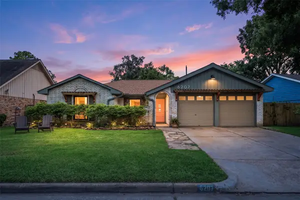 6207 Spruce Forest Drive, Houston, TX 77092