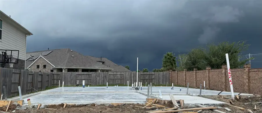 2625 Village Azalea Drive, Texas City, TX 77568 - Image #2