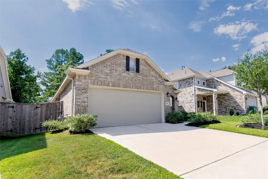 222 Crest Edge Street, Montgomery, TX 77316 - Image #2
