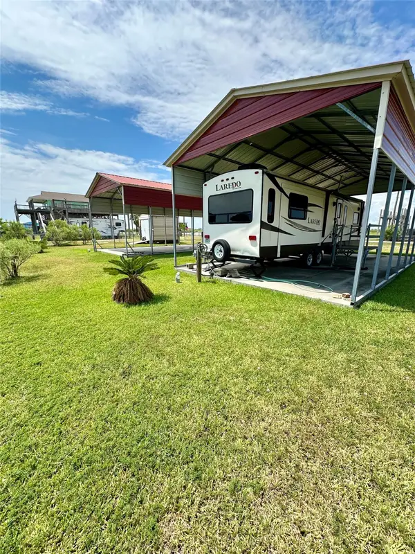 1218 Van Sant, Gilchrist, TX 77617