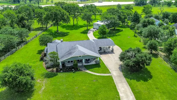 27644 Spring Hill Road, Hempstead, TX 77445