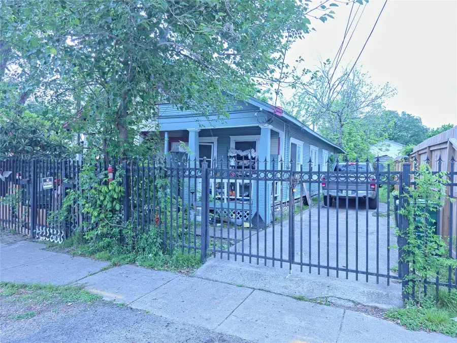 1006 Panama Street, Houston, TX 77009 - #2