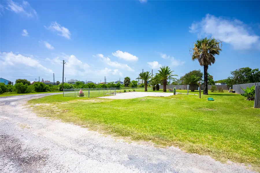 1051 Pompano Drive, Bolivar Peninsula, TX 77617 - #2