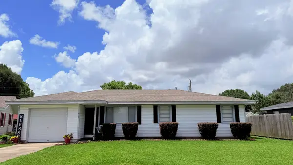 1412 Lamar Ave, Nederland, TX 77627