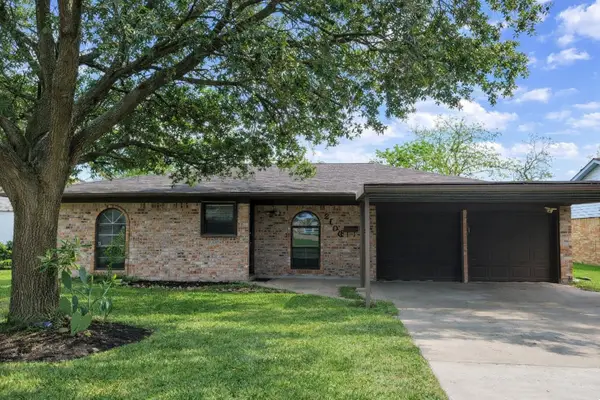 2806 Spa Drive, Deer Park, TX 77536