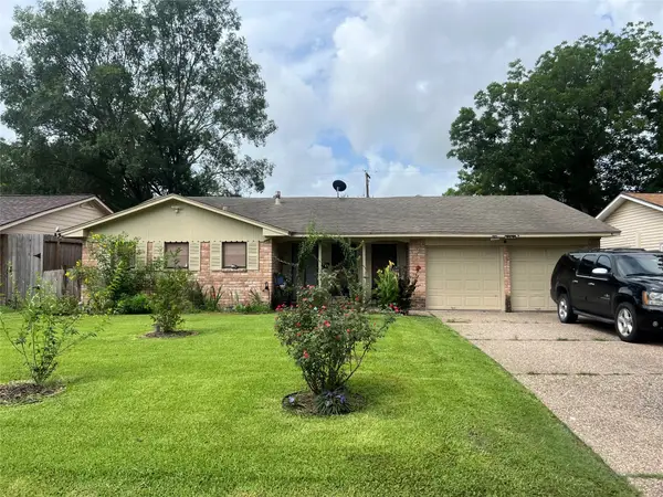 8823 Shadow Crest Street, Houston, TX 77074