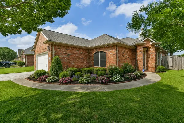 4055 Bentwood Drive, Dickinson, TX 77539