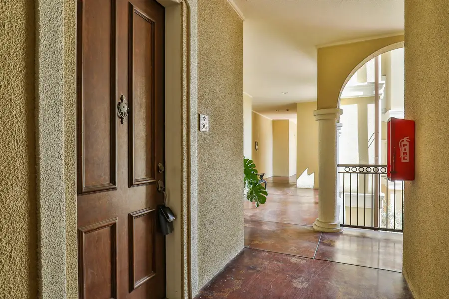 7134 Mapleridge Street #3G, Houston, TX 77081 - Image #2