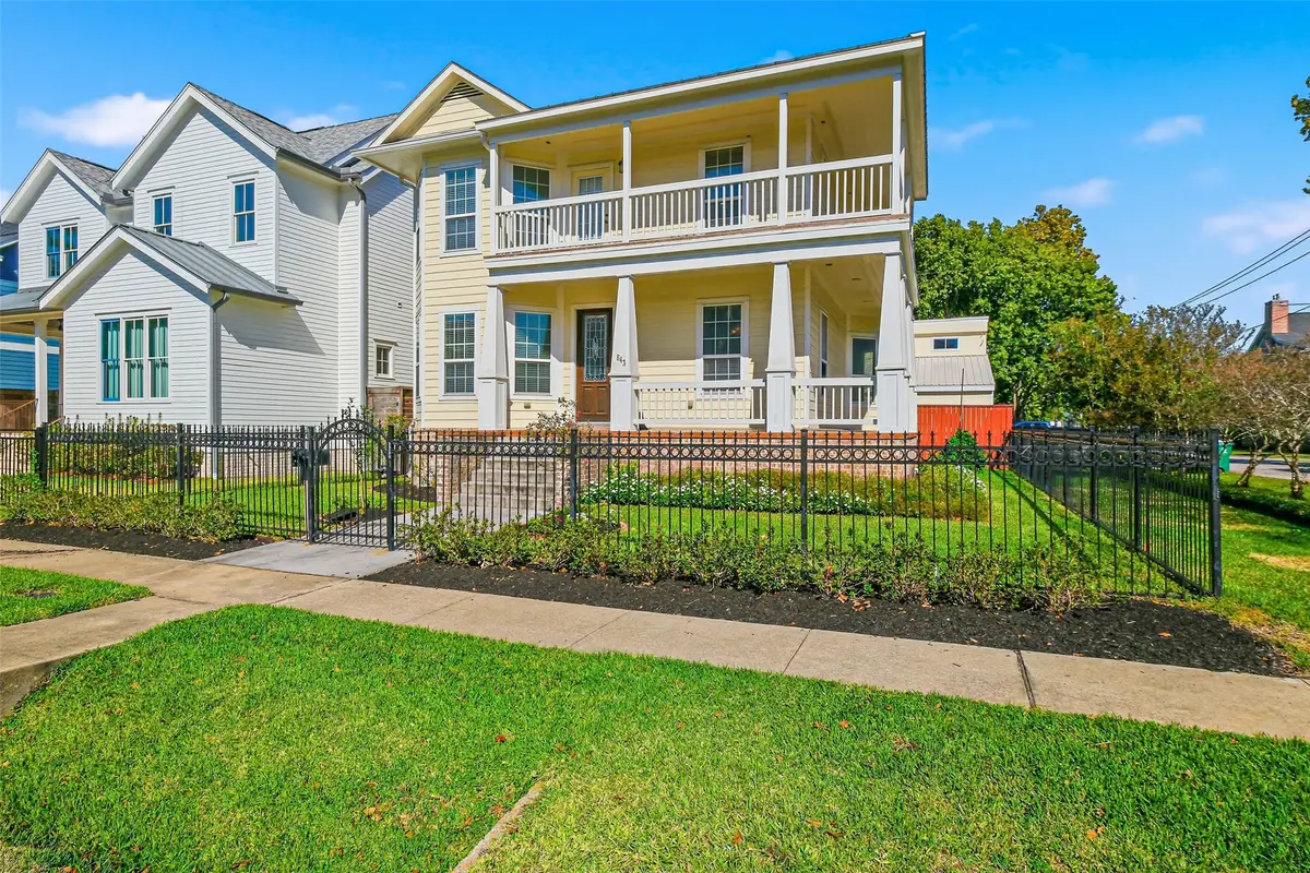 643 E 10th Street, Houston, TX 77008 - Image #1