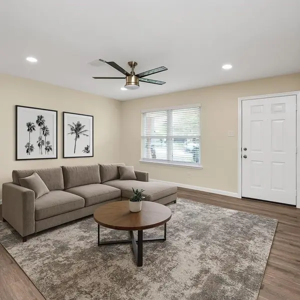 531 Edgebrook Drive, Houston, TX 77034