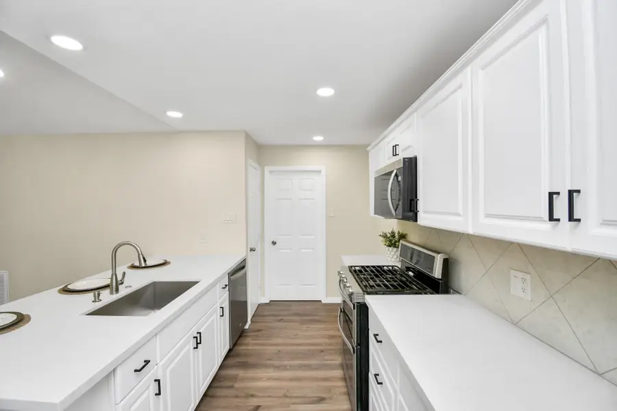 531 Edgebrook Drive, Houston, TX 77034 - Image #3