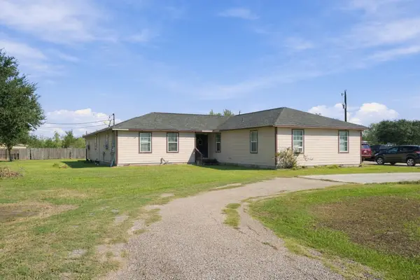536 Agnes Street, El Campo, TX 77437