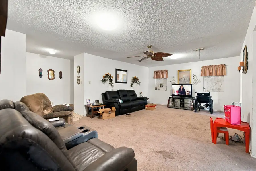 536 Agnes Street, El Campo, TX 77437 - #2