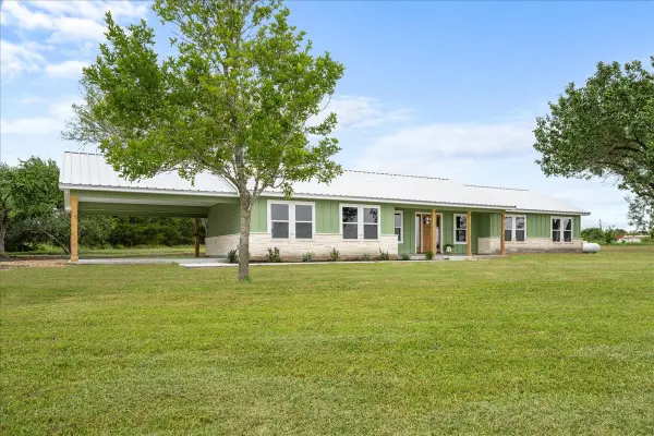 1232 Swiss Alp Hills Loop, Schulenburg, TX 78956
