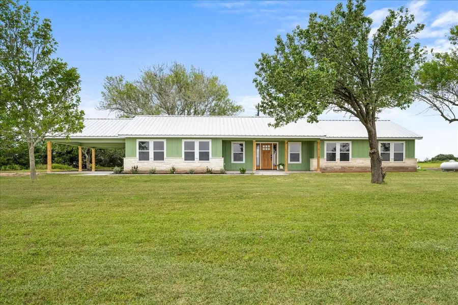 1232 Swiss Alp Hills Loop, Schulenburg, TX 78956 - #2